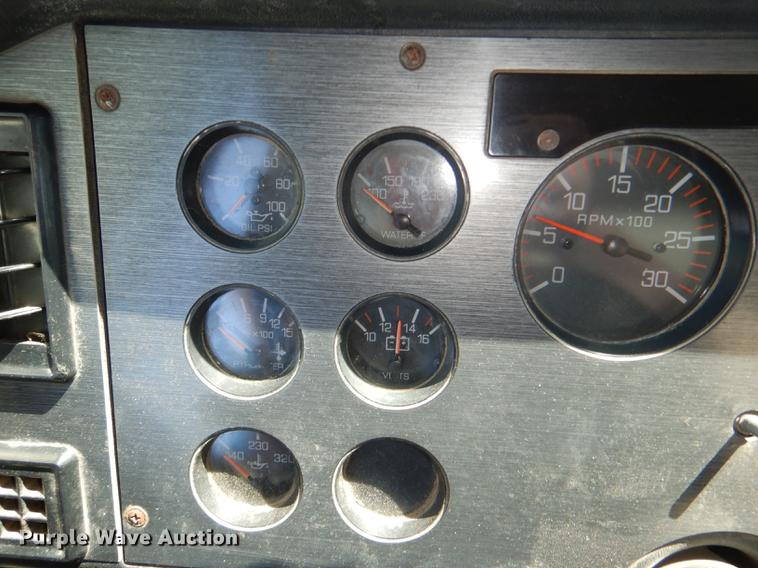 image for item DG0961 1991 White GMC WG service truck