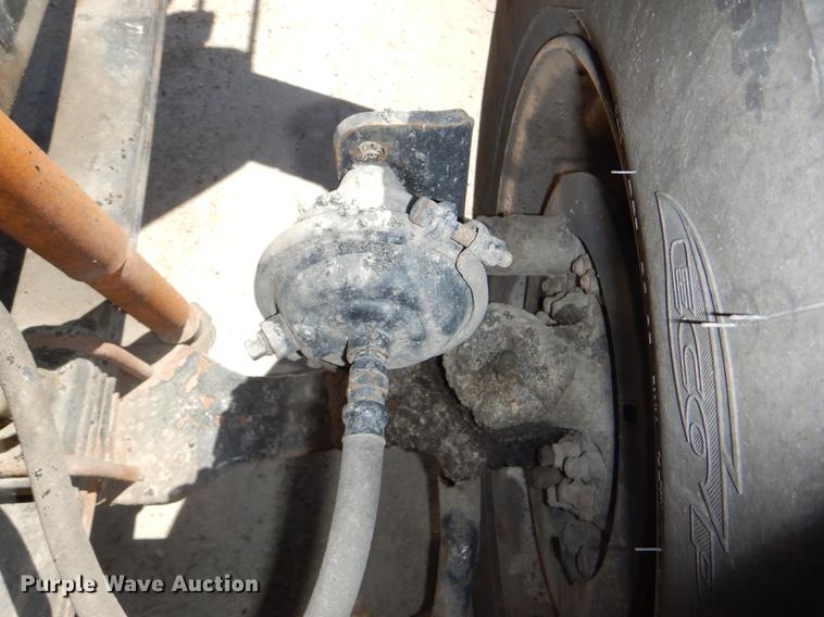 image for item DG0961 1991 White GMC WG service truck