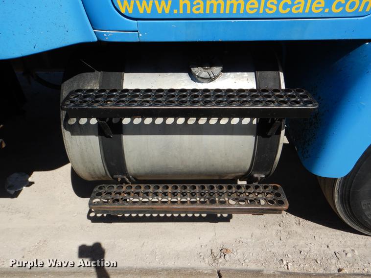 image for item DG0961 1991 White GMC WG service truck