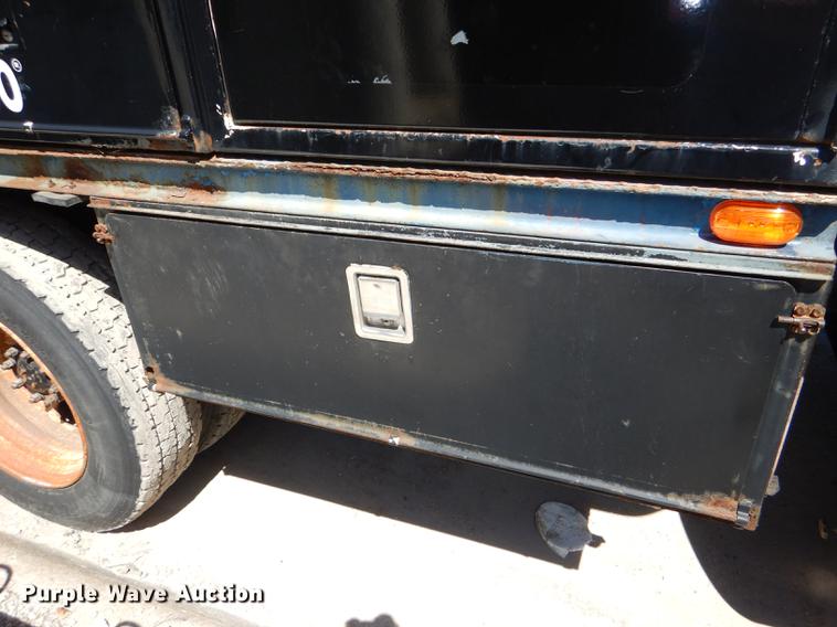 image for item DG0961 1991 White GMC WG service truck