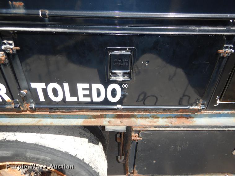 image for item DG0961 1991 White GMC WG service truck