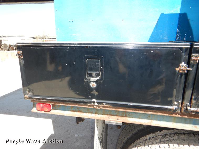 image for item DG0961 1991 White GMC WG service truck