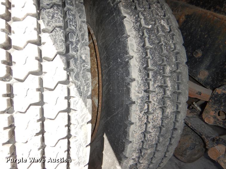 image for item DG0961 1991 White GMC WG service truck