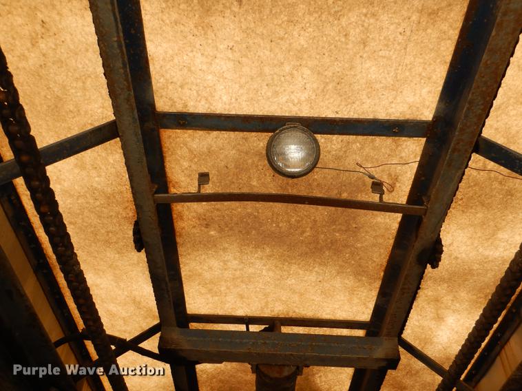 image for item DG0961 1991 White GMC WG service truck