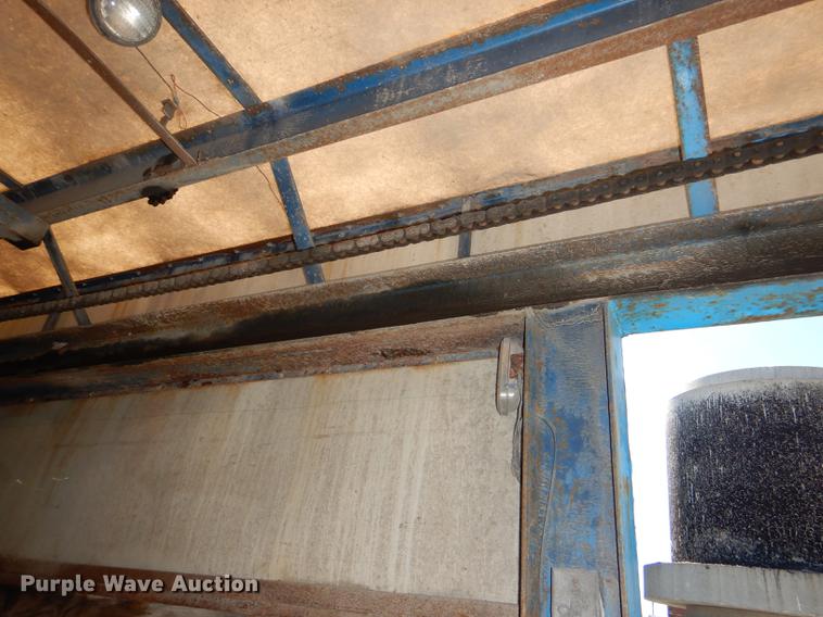 image for item DG0961 1991 White GMC WG service truck