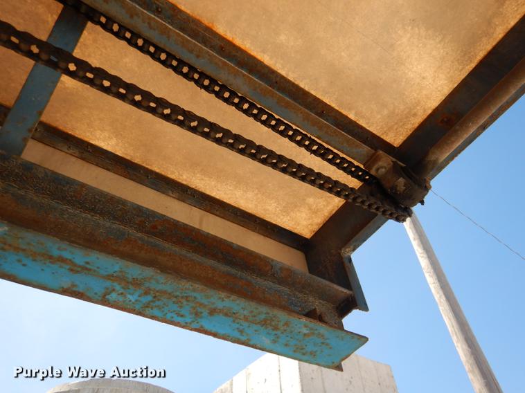 image for item DG0961 1991 White GMC WG service truck