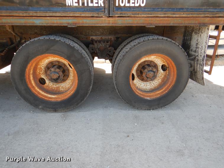 image for item DG0961 1991 White GMC WG service truck