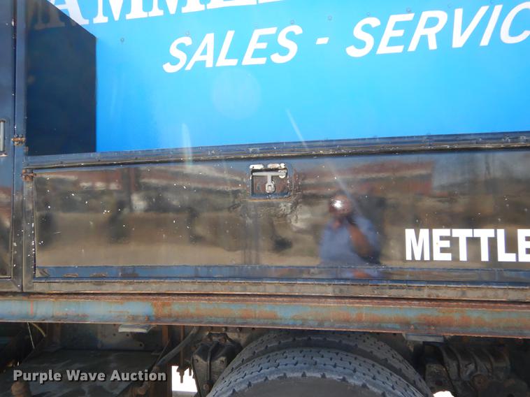 image for item DG0961 1991 White GMC WG service truck