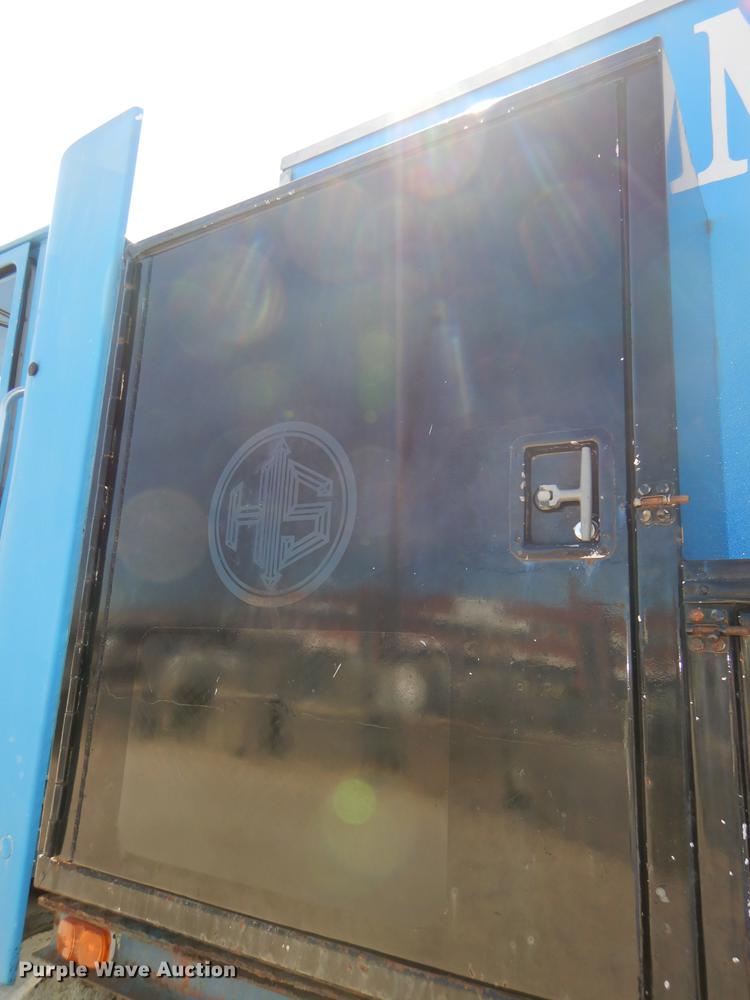 image for item DG0961 1991 White GMC WG service truck