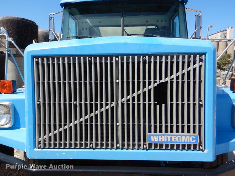 image for item DG0961 1991 White GMC WG service truck