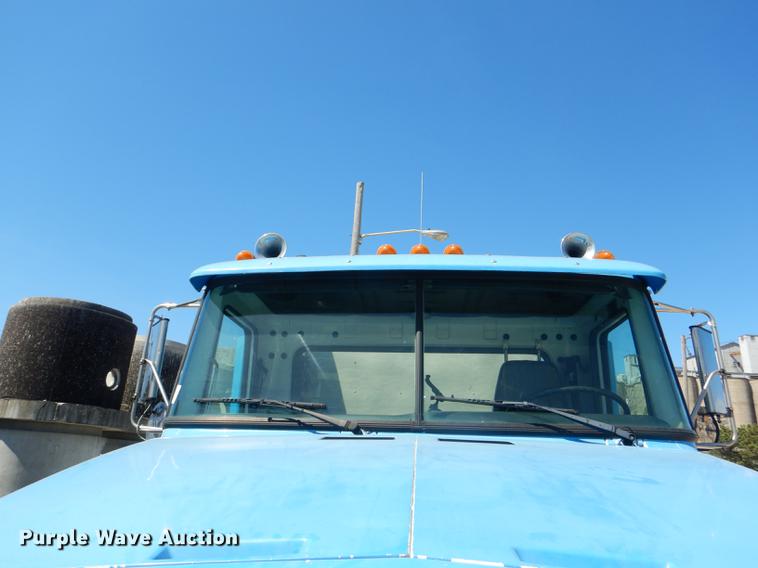 image for item DG0961 1991 White GMC WG service truck