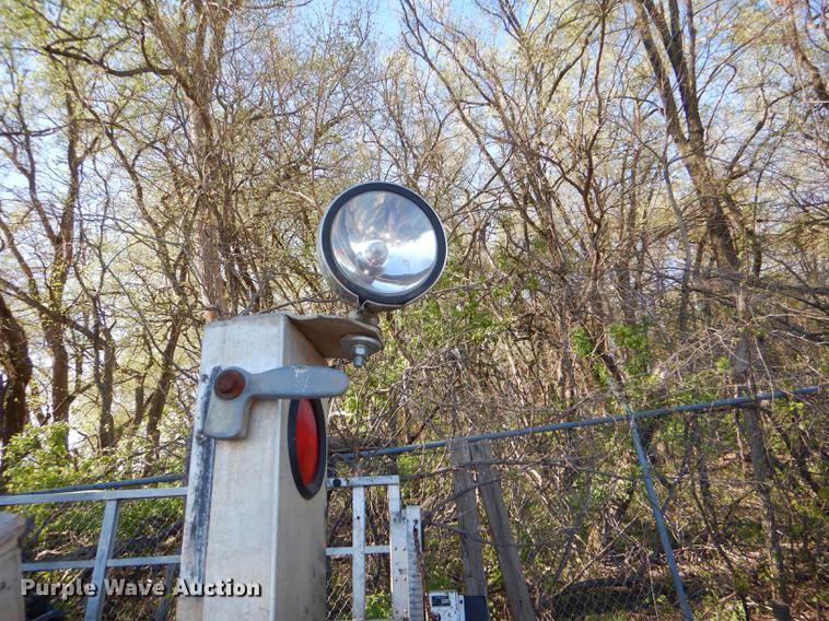 image for item DG1000 Utility bed