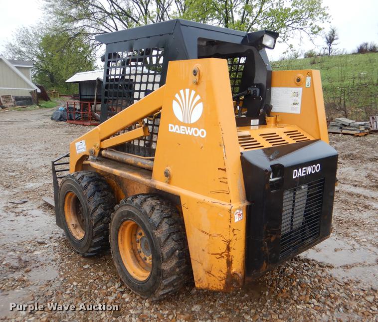 image for item DG1019 1998 Daewoo DSL601 skid steer