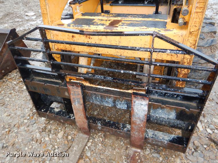 image for item DG1019 1998 Daewoo DSL601 skid steer