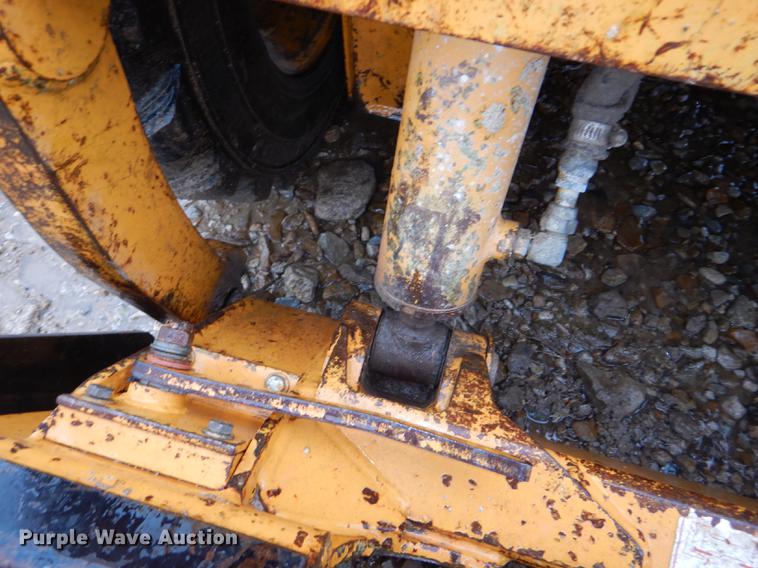 image for item DG1019 1998 Daewoo DSL601 skid steer