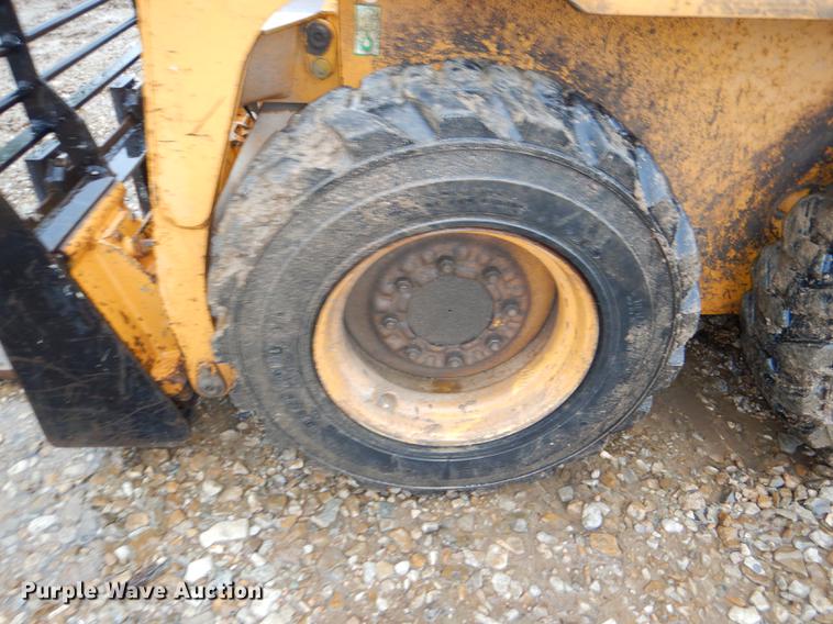 image for item DG1019 1998 Daewoo DSL601 skid steer
