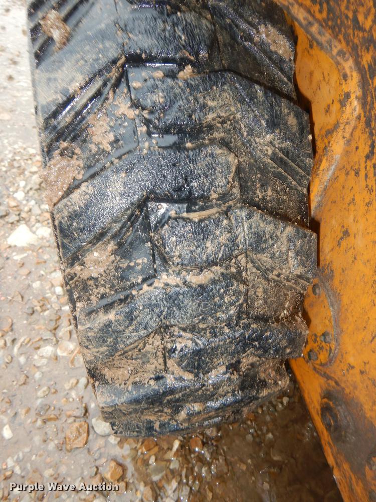 image for item DG1019 1998 Daewoo DSL601 skid steer