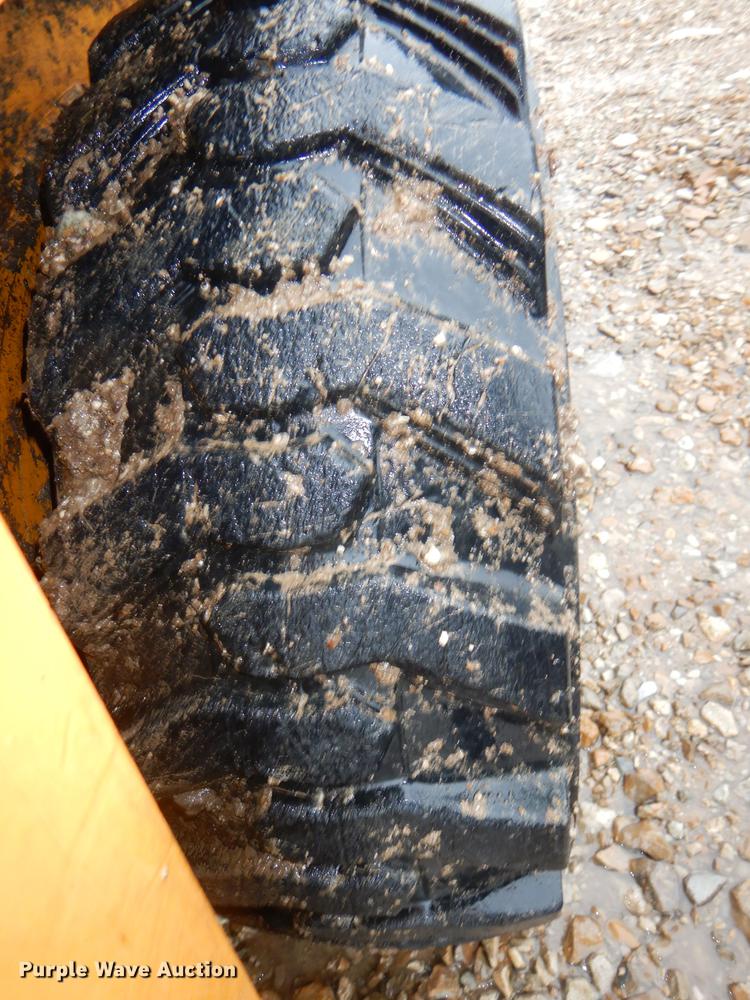 image for item DG1019 1998 Daewoo DSL601 skid steer