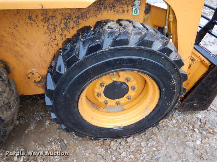 image for item DG1019 1998 Daewoo DSL601 skid steer