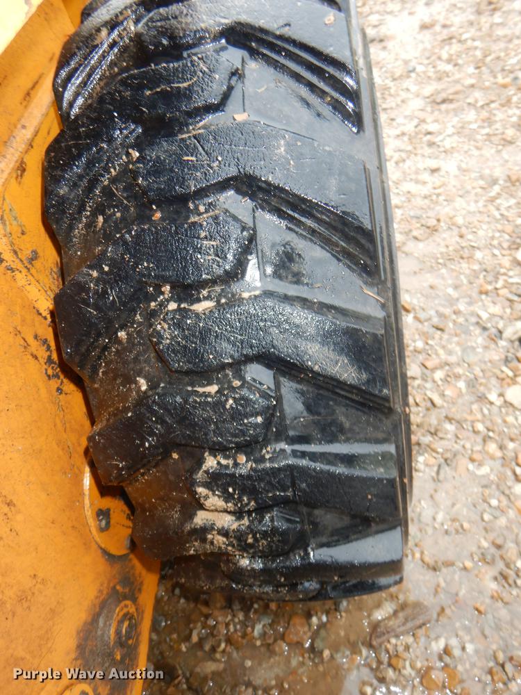 image for item DG1019 1998 Daewoo DSL601 skid steer