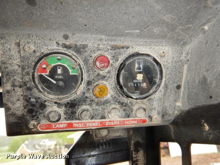 image for item DG1019 1998 Daewoo DSL601 skid steer