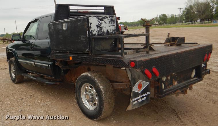 image for item DG1050 2002 Chevrolet Silverado 2500 Ext. Cab flatbed pickup truck