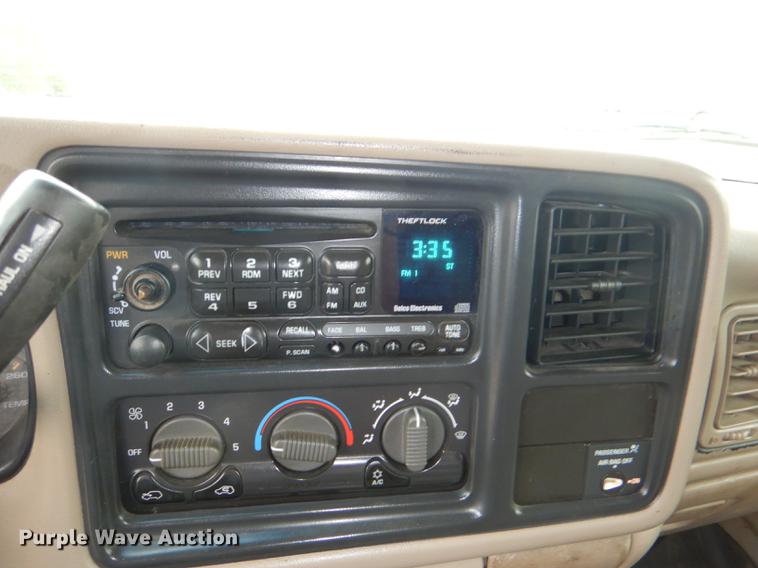 image for item DG1050 2002 Chevrolet Silverado 2500 Ext. Cab flatbed pickup truck