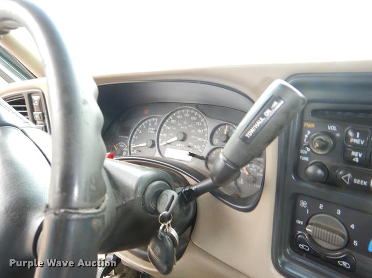 image for item DG1050 2002 Chevrolet Silverado 2500 Ext. Cab flatbed pickup truck