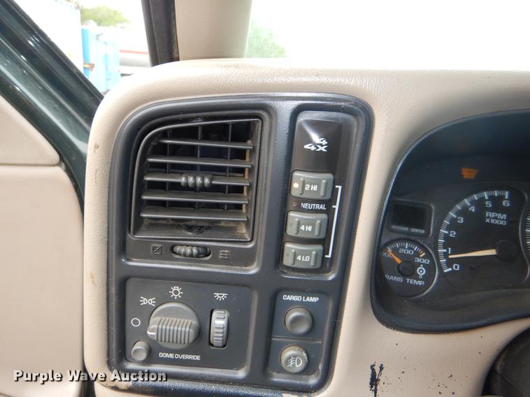 image for item DG1050 2002 Chevrolet Silverado 2500 Ext. Cab flatbed pickup truck