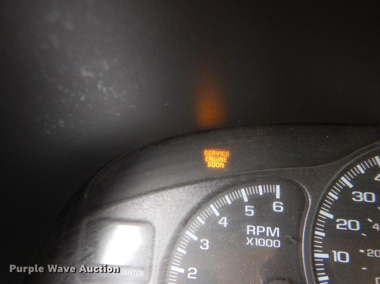 image for item DG1050 2002 Chevrolet Silverado 2500 Ext. Cab flatbed pickup truck