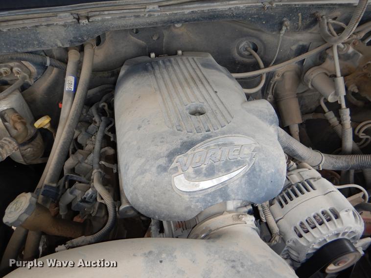 image for item DG1050 2002 Chevrolet Silverado 2500 Ext. Cab flatbed pickup truck