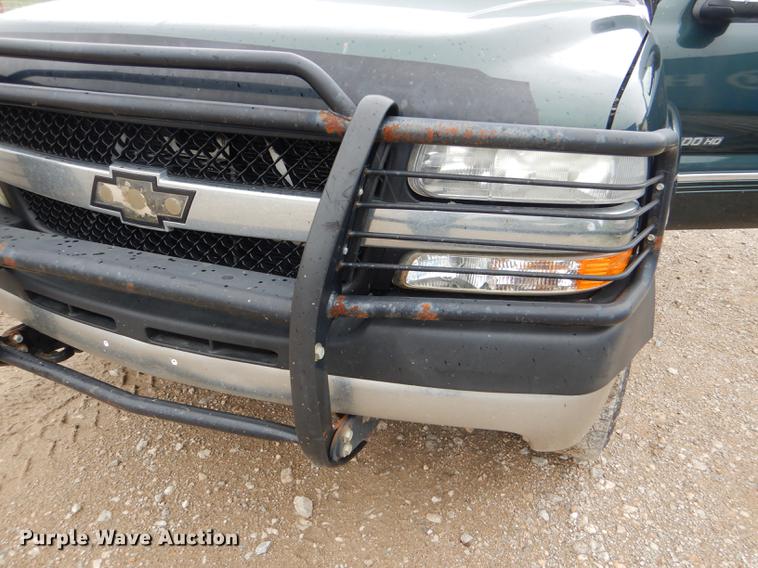 image for item DG1050 2002 Chevrolet Silverado 2500 Ext. Cab flatbed pickup truck