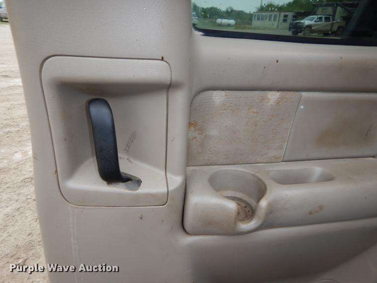 image for item DG1050 2002 Chevrolet Silverado 2500 Ext. Cab flatbed pickup truck