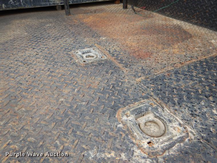 image for item DG1050 2002 Chevrolet Silverado 2500 Ext. Cab flatbed pickup truck