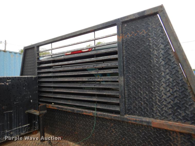 image for item DG1050 2002 Chevrolet Silverado 2500 Ext. Cab flatbed pickup truck