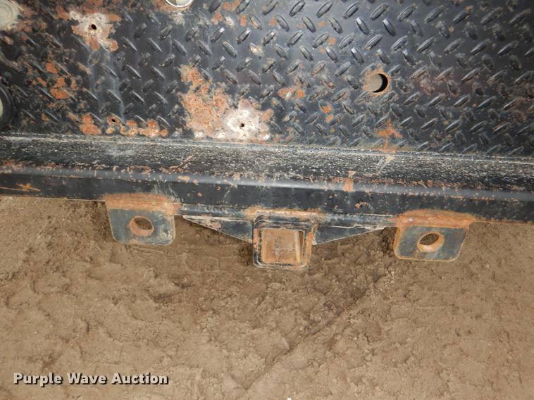 image for item DG1050 2002 Chevrolet Silverado 2500 Ext. Cab flatbed pickup truck