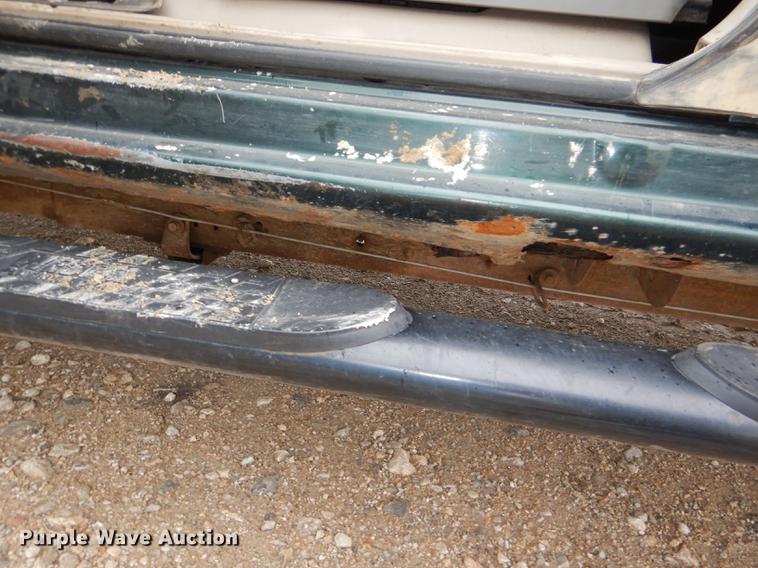 image for item DG1050 2002 Chevrolet Silverado 2500 Ext. Cab flatbed pickup truck