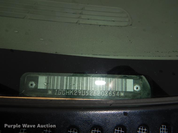 image for item DG1050 2002 Chevrolet Silverado 2500 Ext. Cab flatbed pickup truck