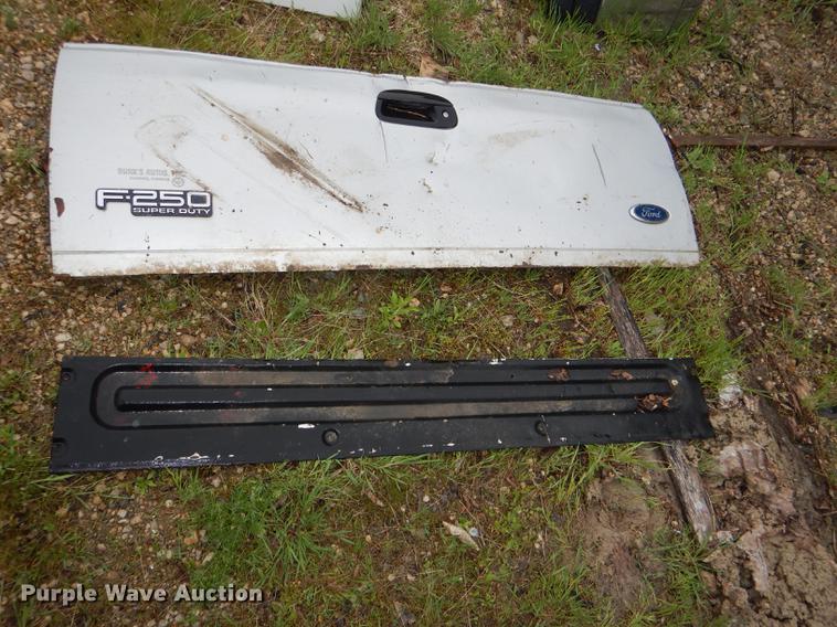 image for item DG1051 Pickup truck accessories