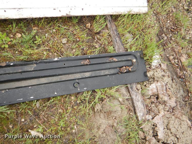 image for item DG1051 Pickup truck accessories