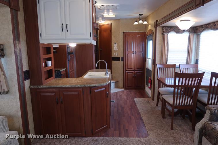 image for item DG3417 2010 Keystone Outback Sydney Edition camper