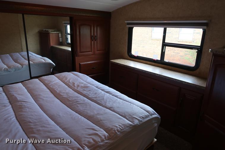 image for item DG3417 2010 Keystone Outback Sydney Edition camper