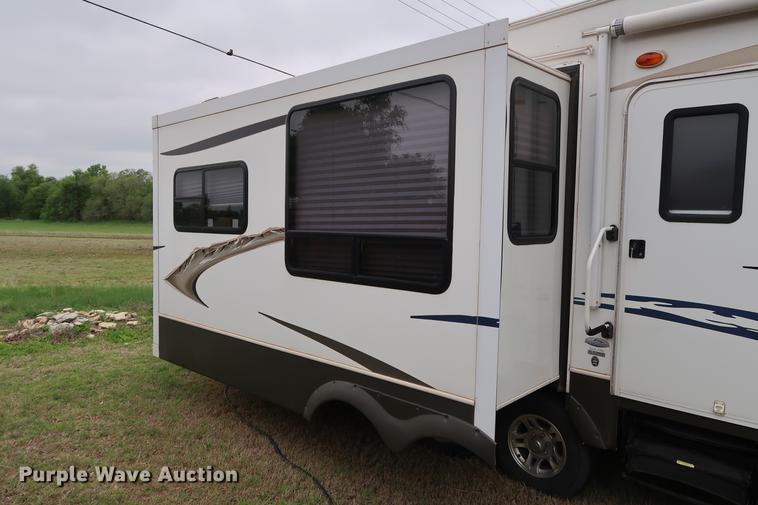 image for item DG3417 2010 Keystone Outback Sydney Edition camper