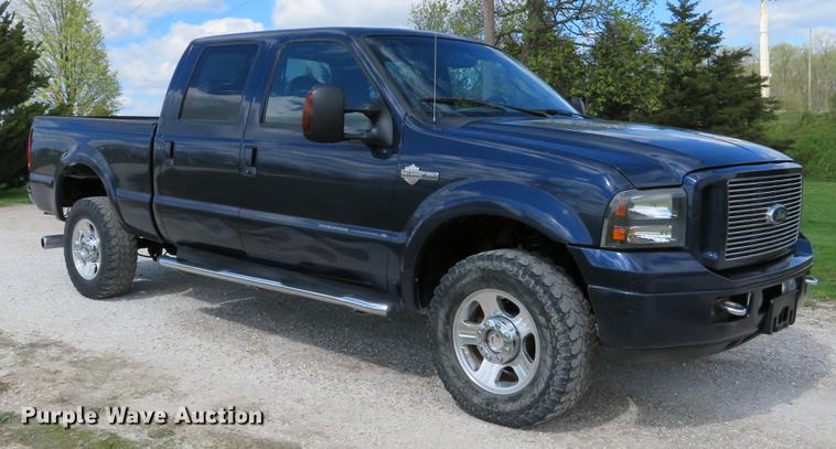 image for item DG3988 2005 Ford F350 Super Duty Harley-Davidson Crew Cab pickup truck