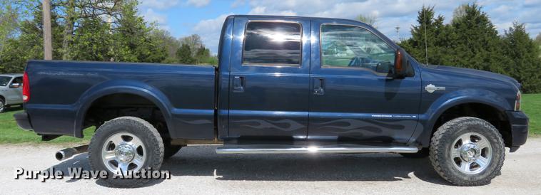 image for item DG3988 2005 Ford F350 Super Duty Harley-Davidson Crew Cab pickup truck