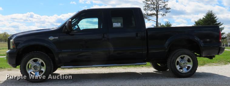 image for item DG3988 2005 Ford F350 Super Duty Harley-Davidson Crew Cab pickup truck