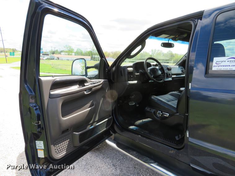 image for item DG3988 2005 Ford F350 Super Duty Harley-Davidson Crew Cab pickup truck