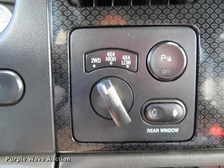 image for item DG3988 2005 Ford F350 Super Duty Harley-Davidson Crew Cab pickup truck