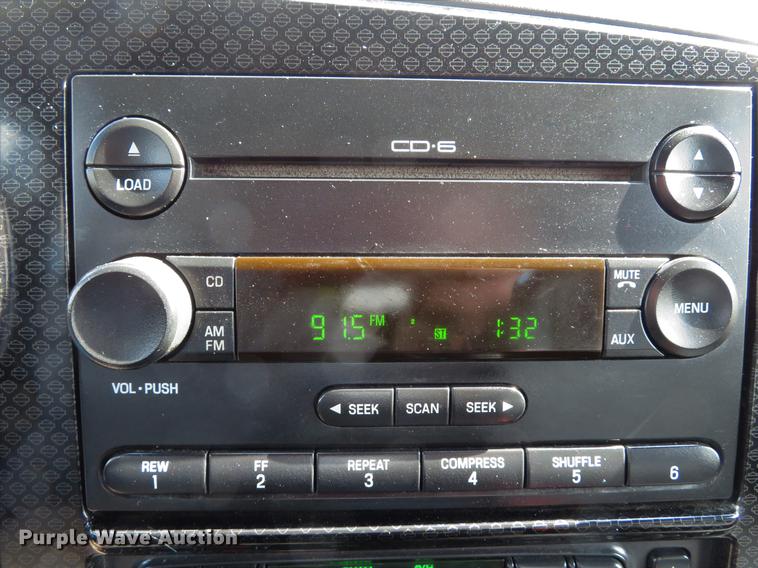 image for item DG3988 2005 Ford F350 Super Duty Harley-Davidson Crew Cab pickup truck