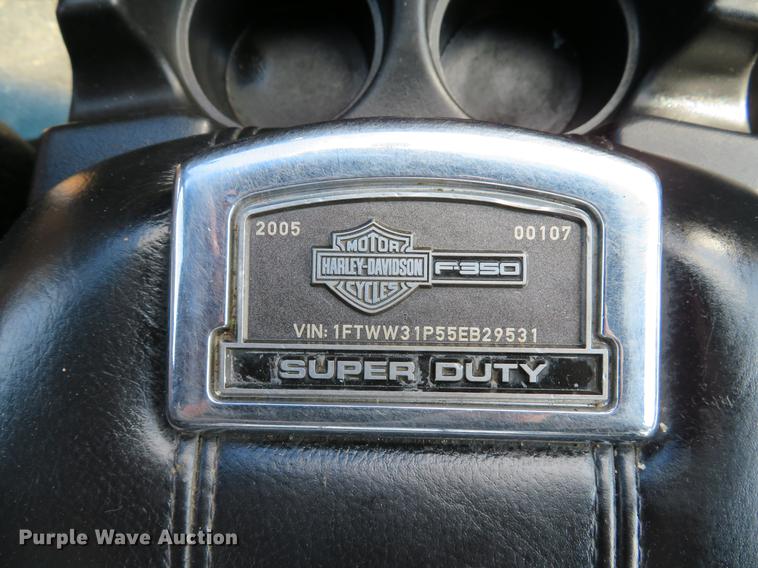 image for item DG3988 2005 Ford F350 Super Duty Harley-Davidson Crew Cab pickup truck